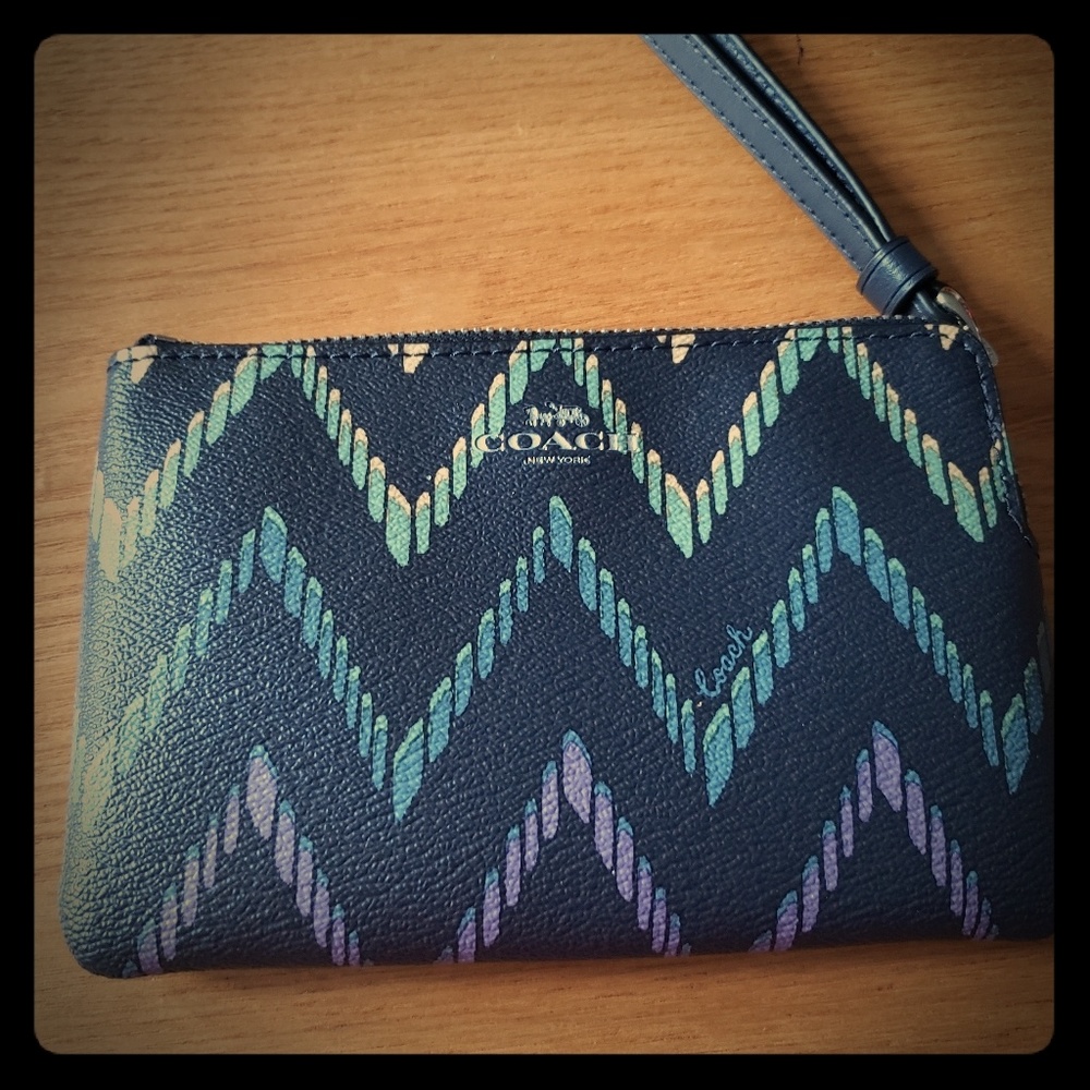 [NWT] Coach Wristlet